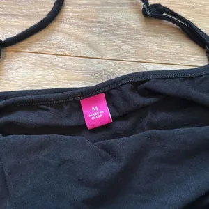 Black tank top with adjustable‎ straps size medium No brand tag but I think it thumbnail 4