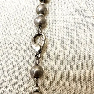 Black and silver tone beaded necklace thumbnail 4