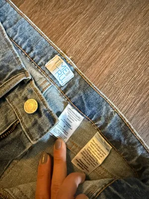 Time & Tru Jeans thumbnail 2