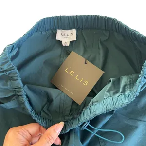 Le-Lis Teal Green Stretch Pull On Pants Womens Size XS NWT Streetwear Loungewear thumbnail 2