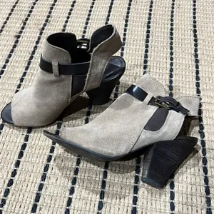 Franco Sarto‎ Buckle Peep Toe Stacked Suede Heeled Booties Size 8.5 A16 thumbnail 4