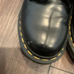 Dr. Martens 1460 Smooth Leather 8-Eye Combat Boots Black Yellow Stitch Size 7L thumbnail 2