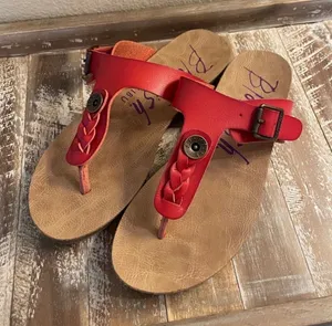 Blowfish Malibu Greco Red Dye Cut Leather Thong Style Slip-on Sandal Size 6.5 thumbnail 1
