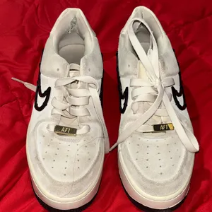 Nike Women's Cream and Black Sneakers thumbnail 2