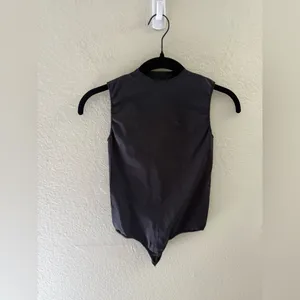 SKIMS Essential Sleeveless Crewneck Thong Bodysuit Size XS Onyx Shapewear Basic thumbnail 2