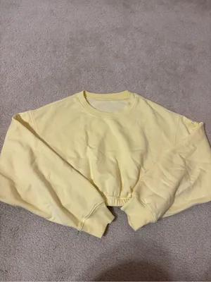 Alo Yoga Cropped Crewneck thumbnail 2