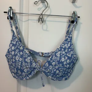 Hollister blue floral smocked underwire bikini top thumbnail 2