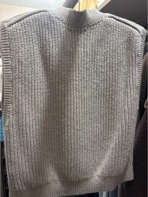 Abercrombie knit sweater vest thumbnail 3