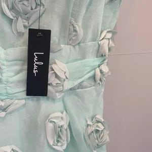 Lulus NWT Mint Green 3D Rosette Tiered Midi Dress - size Medium thumbnail 7