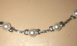 Silver and pearls necklace thumbnail 2