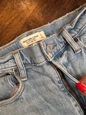 Abercrombie and fitch light wash high waisted straight leg ripped jeans US 25 thumbnail 5