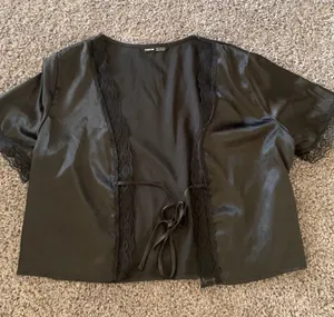 SheIn Tie Top thumbnail 1