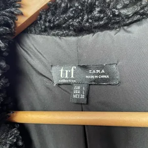 Zara Cropped Teddy Full Zip‎ Jacket in Black Size Large thumbnail 4