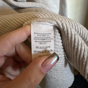 Free People softly‎ structured sweater size medium in tan beige oat thumbnail 7