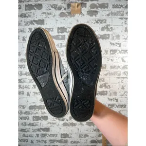 Converse | women gray lace up flat sneakers thumbnail 5