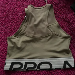 Nike sports bra thumbnail 3