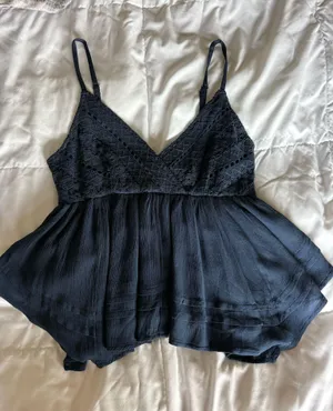 Hollister Top thumbnail 1
