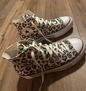 Cheetah print converse  thumbnail 2