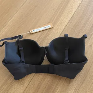 New Skims Bra 30D thumbnail 2