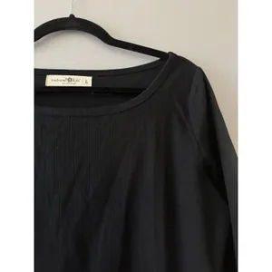 NWT Natural Life Leah Pointelle Top Size Large Black Lettuce Ruffle thumbnail 5