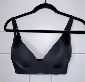 Skims Wireless Form T-Shirt Bra - Onyx thumbnail 2