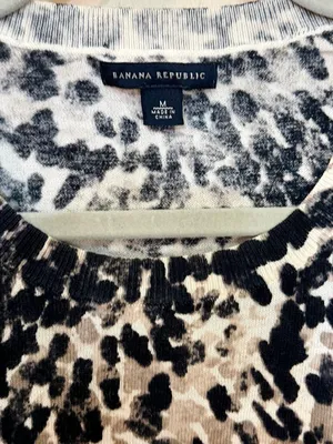 Banana Republic Gray Black & White Leopard Print Crew Neck Knit Sweater Sz S thumbnail 8