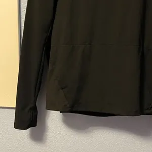 Fabletics Black Athletic Hoodie Pullover with Thumbholes and Mesh Panels thumbnail 2