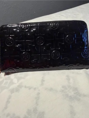Tory Burch Black Patent Embossed Zip Around Wallet thumbnail 2