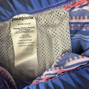Patagonia Baggies Shorts Womens Medium Blue Pink Geometric Tribal Print Nylon thumbnail 4