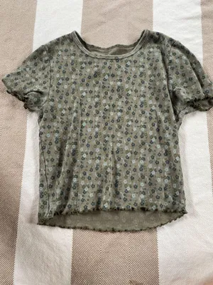 American Eagle Outfitters baby tee thumbnail 1