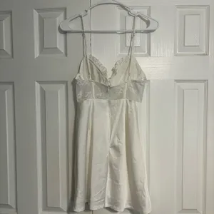 Selfie Leslie White Lace Mini Dress thumbnail 3