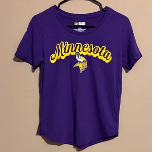 Minnesota Vikings Women’s T-Shirt thumbnail 1