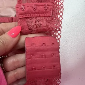 Victoria's Secret Bralette Sz L Bra Unlined Lace Detail Wireless Pink Adjustable thumbnail 9
