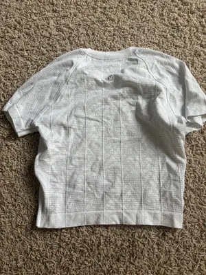 Lululemon Swiftly Tech Short Sleeve thumbnail 2
