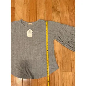 Altar’d State Top Womens Size L Gray Waffle Knit Balloon Sleeve Pullover thumbnail 5
