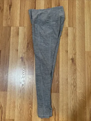 Victoria’s Secret Heather Gray Crop Leggings thumbnail 3
