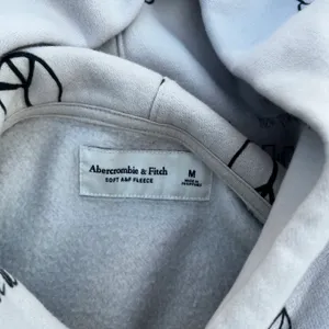 Abercrombie And Fitch Soft And Cozy Hoodie size M thumbnail 2