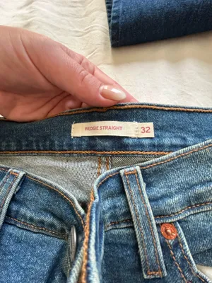 Levi’s Jeans Straight Wedgie Women’s 32 thumbnail 4