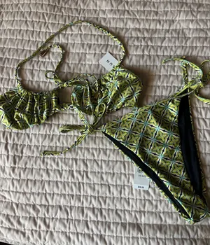PacSun Pacing swim suit thumbnail 2