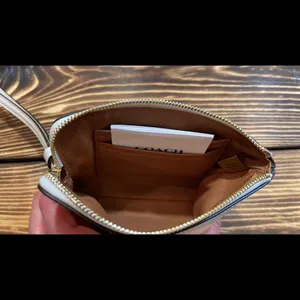 BNWT Coach Corner Zip Wristlet thumbnail 4