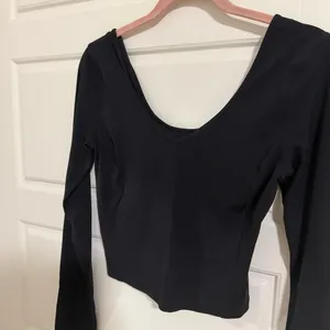 Lululemon Black Long Sleeve Women's Top thumbnail 4