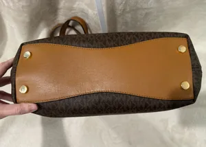 Michael Kors Raven Large Shoulder Bag thumbnail 5