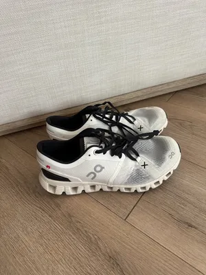 On Cloud Anthropologie X 3 Sneakers in White Size US 7.5 thumbnail 4