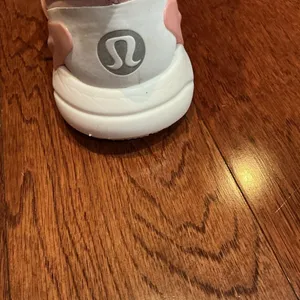 Womens Lululemon Blissfeel Run Pink Athletic Running Sneakers Shoes Size 8 thumbnail 4