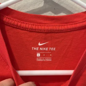 Nike Red Short Sleeve Tee with Iconic Logo Embroidered Size Medium M RARE thumbnail 5