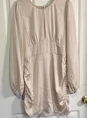 Le Lis Cream Collection Dress thumbnail 1