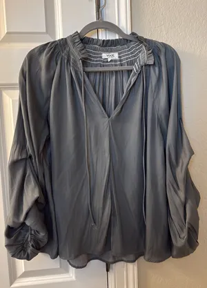 Voge Boutique Gray blouse thumbnail 1