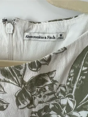Abercrombie & Fitch green and white floral mini dress with cutouts NWOT medium thumbnail 4