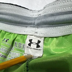 Under Armour Loose Womens Size XL Black Green Mesh Athletic Shorts thumbnail 5