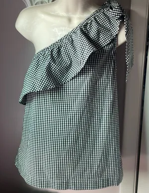 Vineyard Vines Off the Gingham Shoulder Top‎ Size 0 thumbnail 1